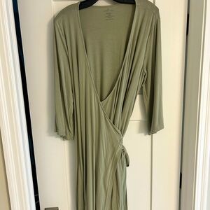 Caden Lane maternity robe